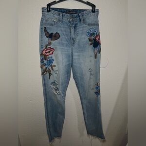Abercrombie and Fitch Embroided Jeans size 25 Length 27